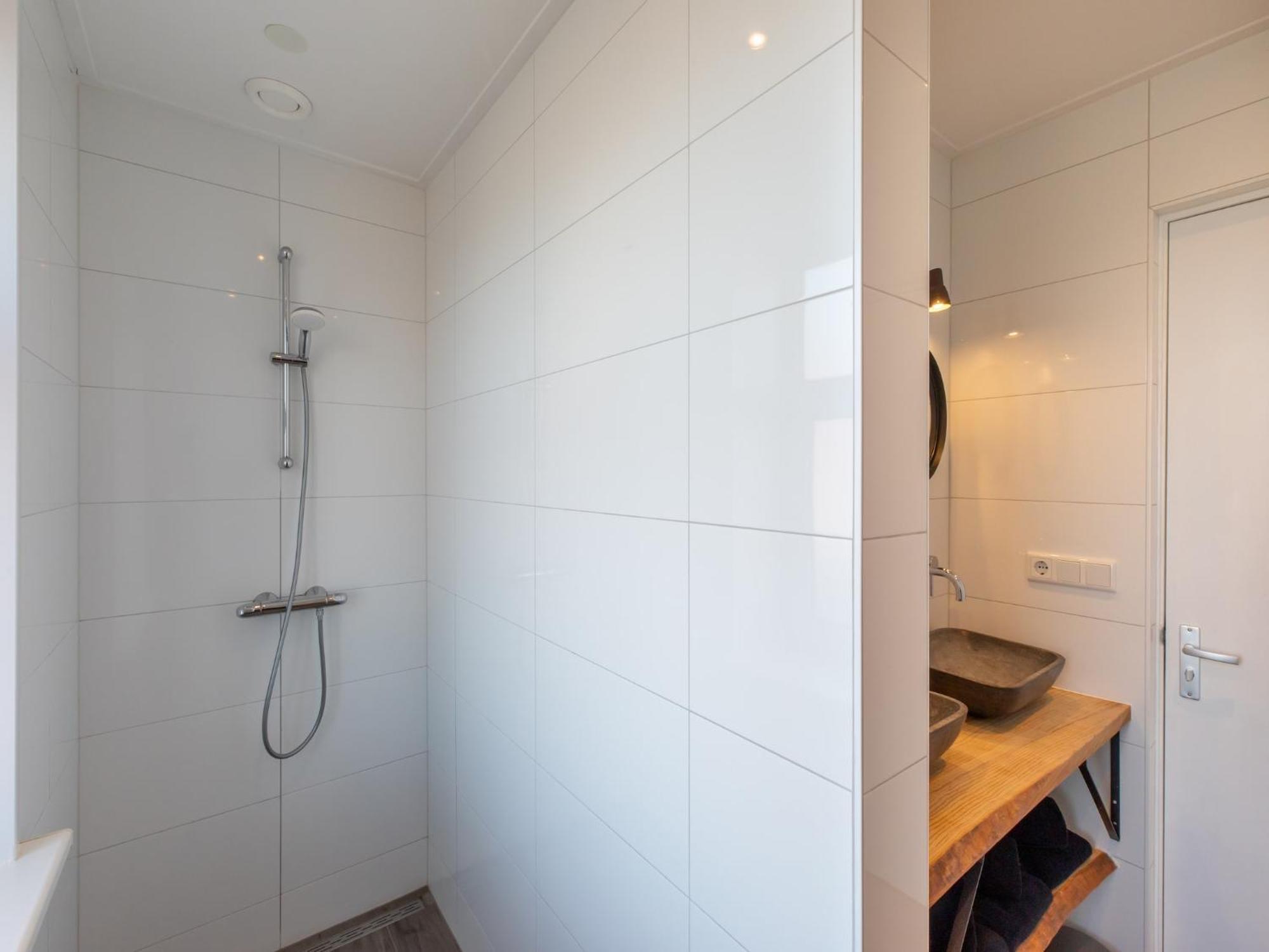 Lovely Modern 4 Person Apartment In The Heart Of Koudekerke Esterno foto